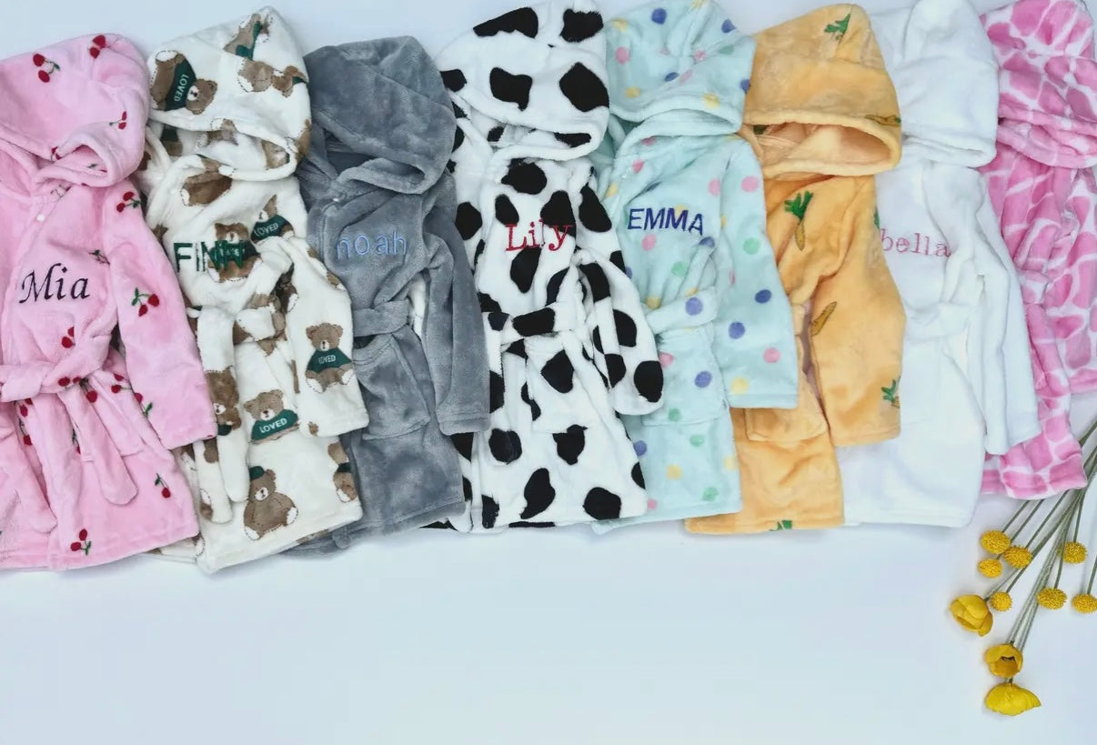Kuki kids: Personalised embroidered baby robe