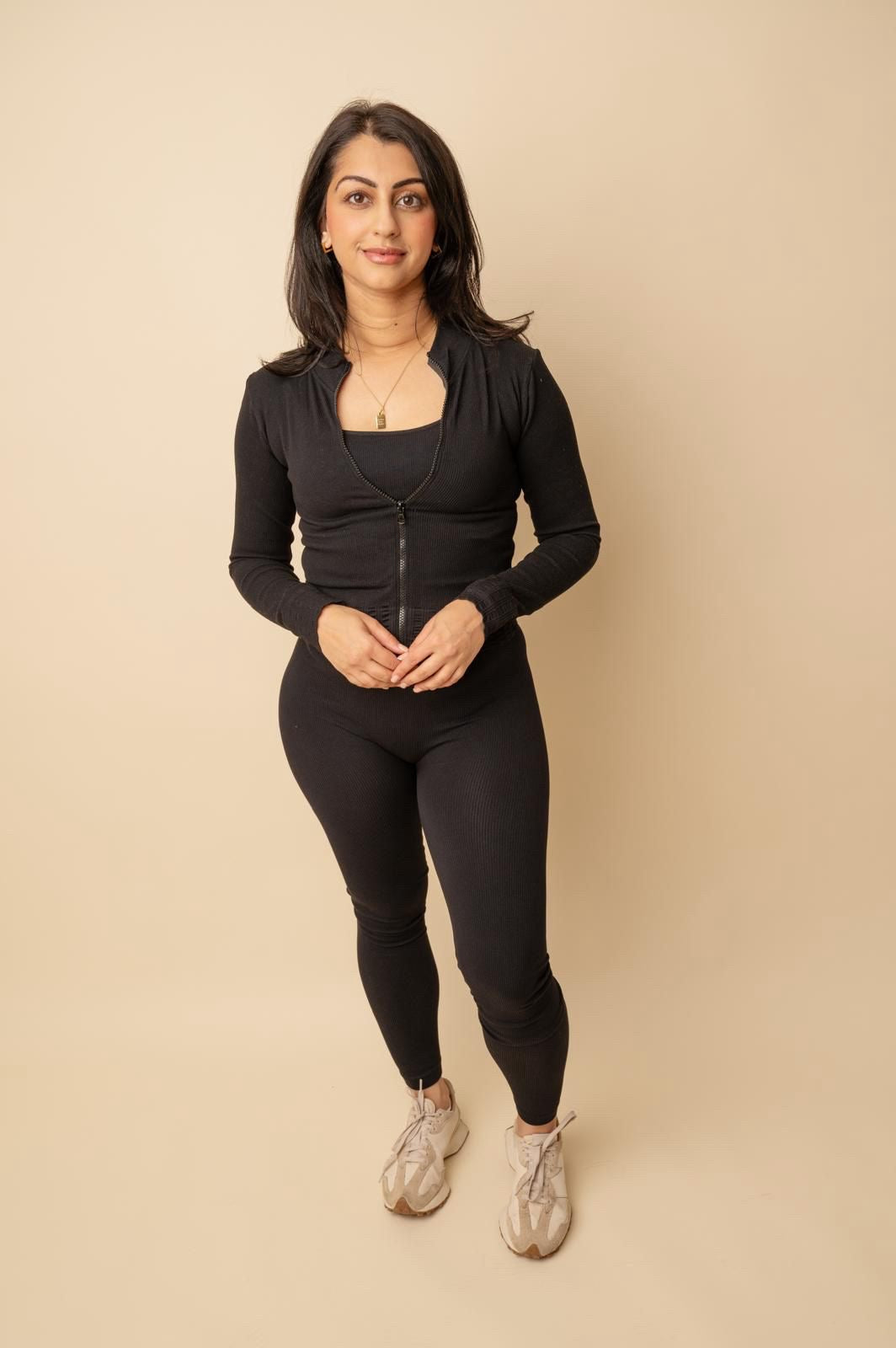The Ribbed Luxe Lounge Set
3-Piece Co-Ord: Zip-Up Jacket • Ribbed Crop Top • High-Waisted Leggings